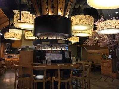 아비꼬 신사가로수길점