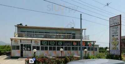 대나무위에누렁소