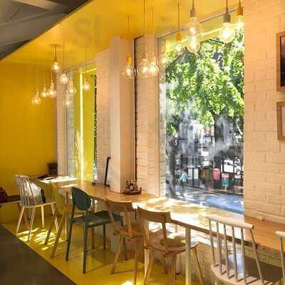 스킨푸드 카페 컨셉스토어 가로수길점