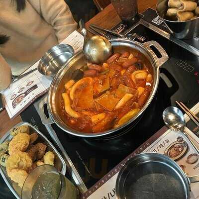 두끼떡볶이 홍대점