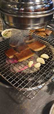 불판돼지껍데기전문점