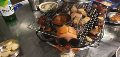 불판돼지껍데기전문점