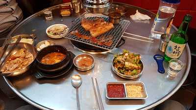 불판돼지껍데기전문점