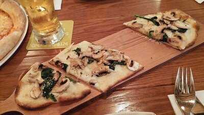 캘리포니아피자키친 명동점