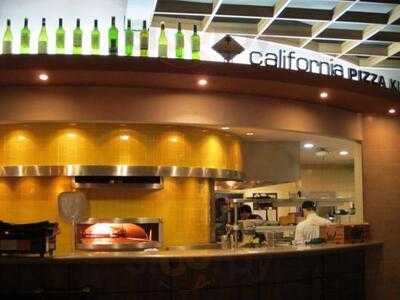 캘리포니아피자키친 명동점