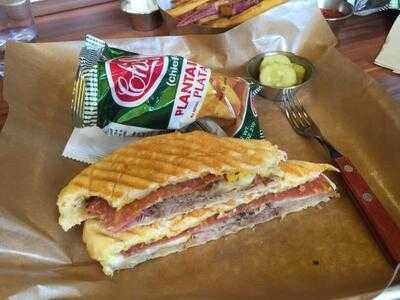 탬파 샌드위치 바