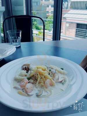 더 고져스 키친 & 펍