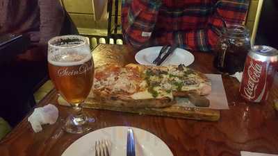 코요테살룬피자앤바