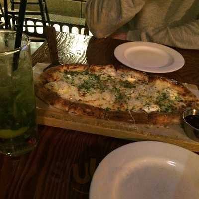 코요테살룬피자앤바