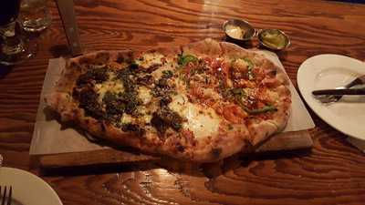 코요테살룬피자앤바