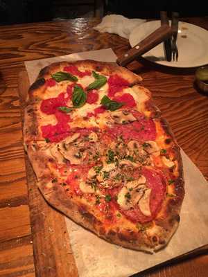 코요테살룬피자앤바