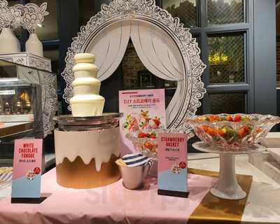 홀리차우 명동점