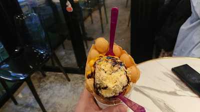 에맥앤볼리오스 - 이태원점