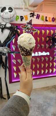 에맥앤볼리오스 - 이태원점