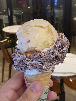 에맥앤볼리오스 - 이태원점