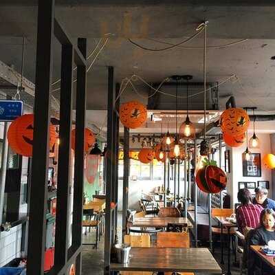 뽕신 인더스트 계동점