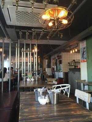 뽕신 인더스트 계동점