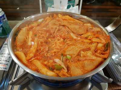 봉자네즉석떡복이