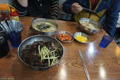 홍두깨손칼국수