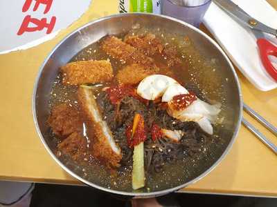 매콤돈까스앤칡불냉면