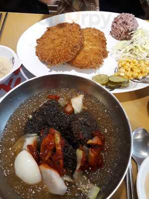 매콤돈까스앤칡불냉면