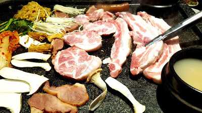 제주오겹살왕돌구이