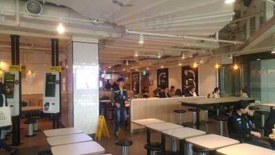 맥도날드 아셈점