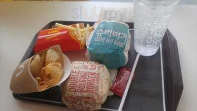 맥도날드 아셈점