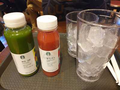 스타벅스 몬테소리점