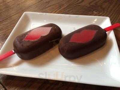 클래치 앤 바르도 청담