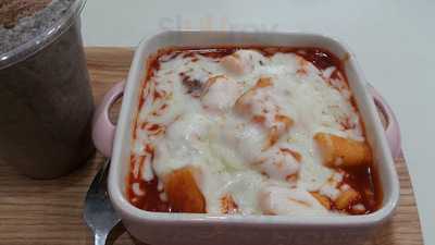 빵사이에낀과일