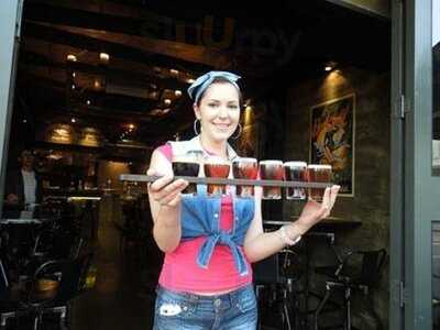 더 스프링스 탭 하우스 이태원