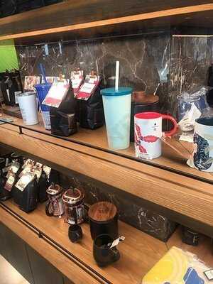 스타벅스 합정메세나몰점