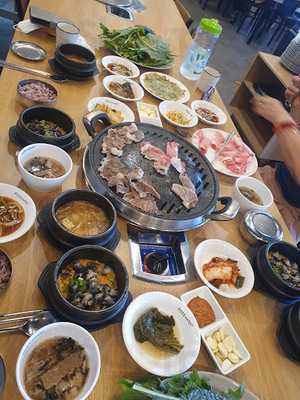 최서방네우렁쌈밥