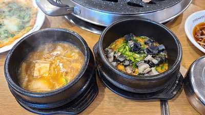 최서방네우렁쌈밥