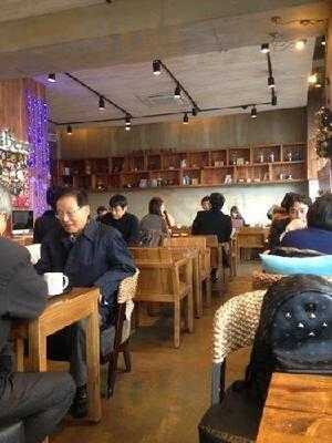 카페베네 충무로역점