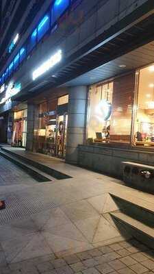 스타벅스 염창역점