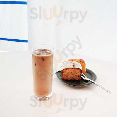 컴컴베이커리카페