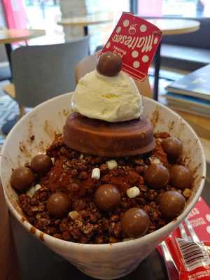 커피빈 홍대역점