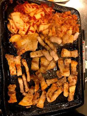 신김치생삼겹살