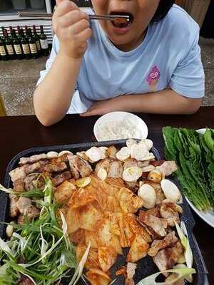 굴레방 다리김치찌개