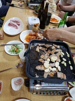 굴레방 다리김치찌개