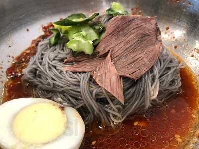 함흥냉면명동칼국수