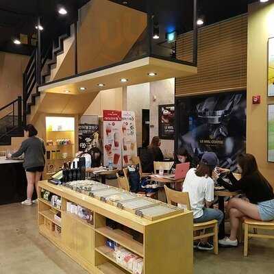 르미엘커피 교대점