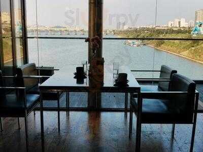 프라디아 카페 & 레스토랑