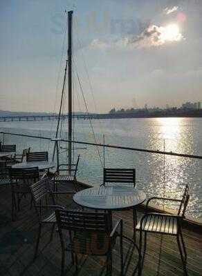 프라디아 카페 & 레스토랑