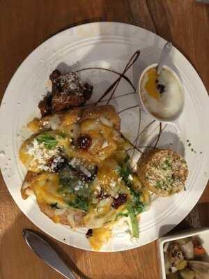 2시의 테이블 By 메종 드 꾸숑