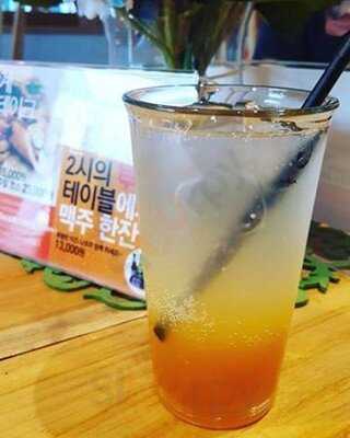 2시의 테이블 By 메종 드 꾸숑