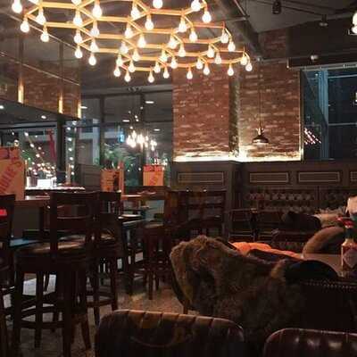 폴리스슬라이스하우스브릭오븐피자 파미에스테이션