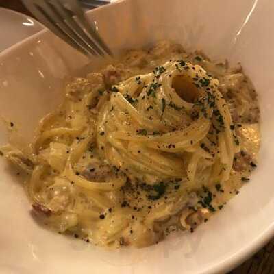 폴리스슬라이스하우스브릭오븐피자 파미에스테이션